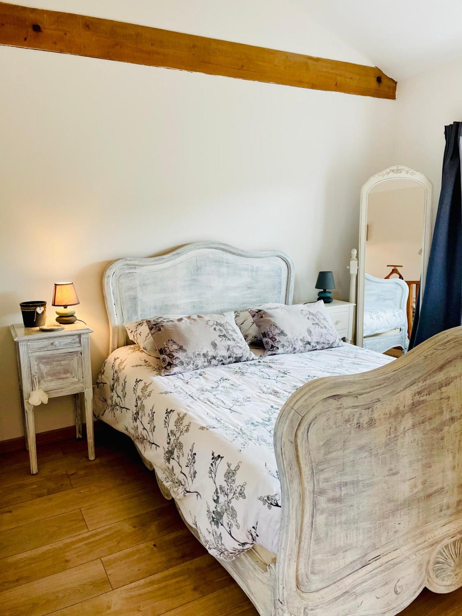 Au Petit Bonheur Chez Bambina Hotel Leynes Luaran gambar