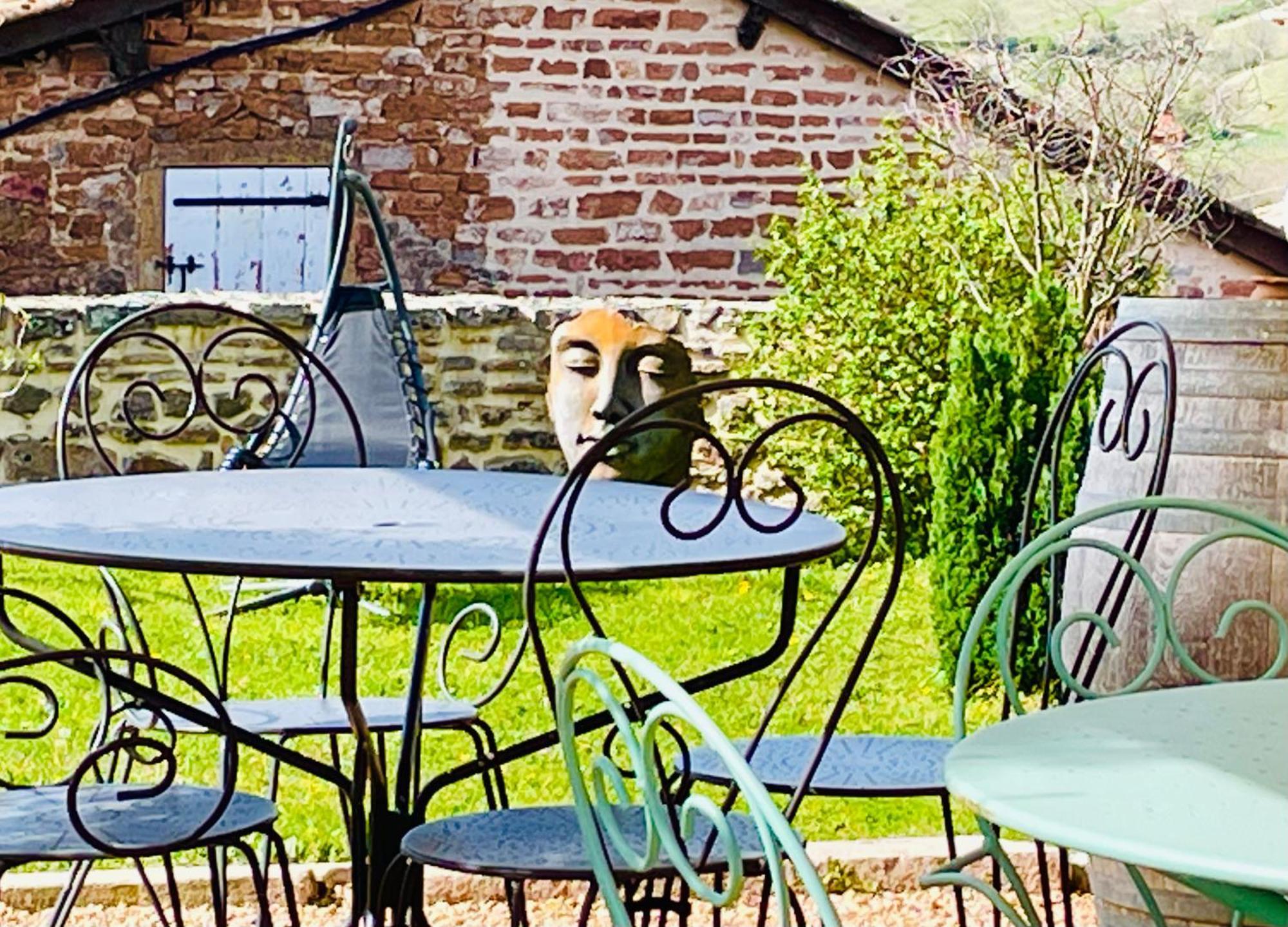 Au Petit Bonheur Chez Bambina Hotel Leynes Luaran gambar