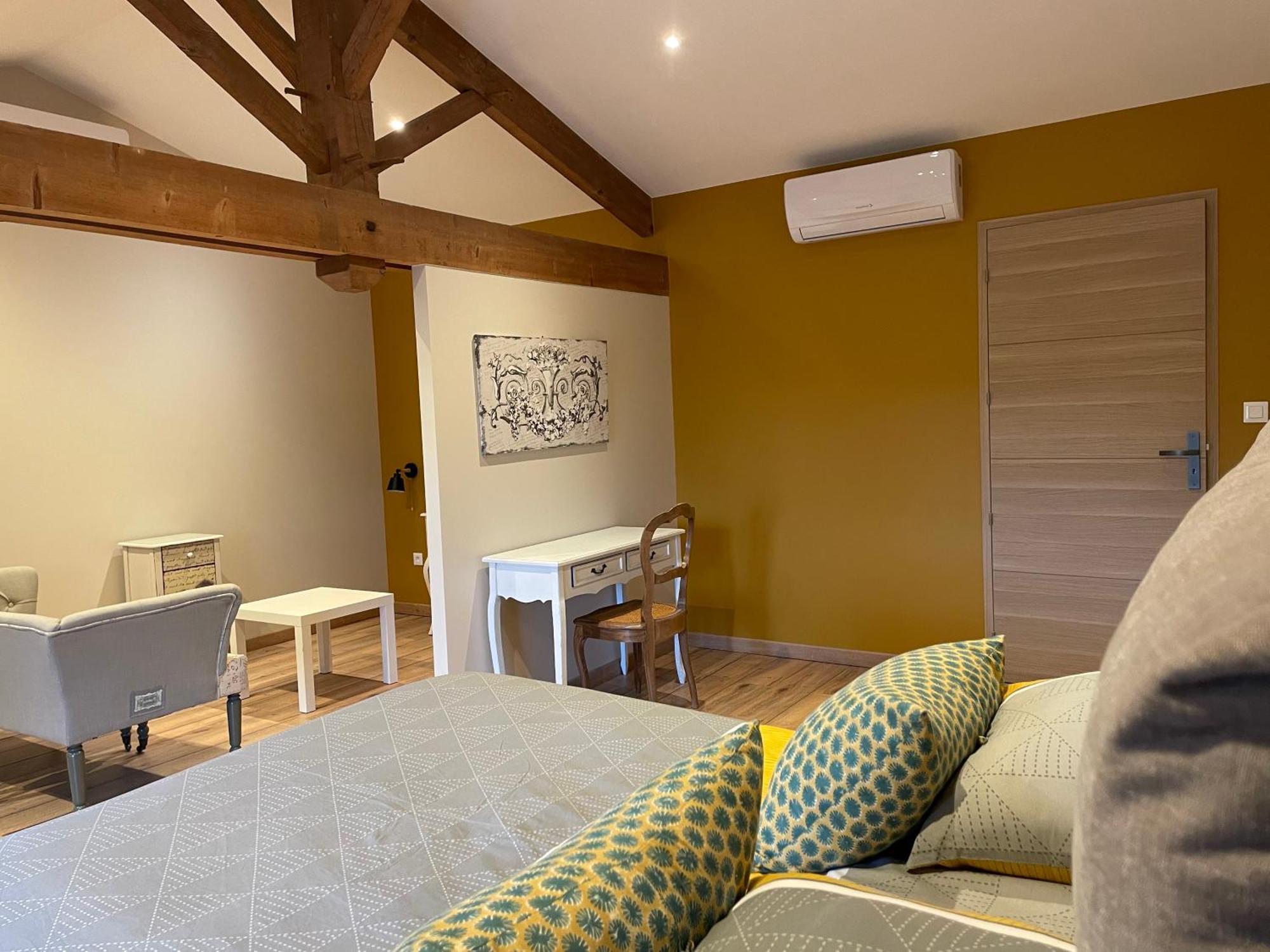 Au Petit Bonheur Chez Bambina Hotel Leynes Luaran gambar