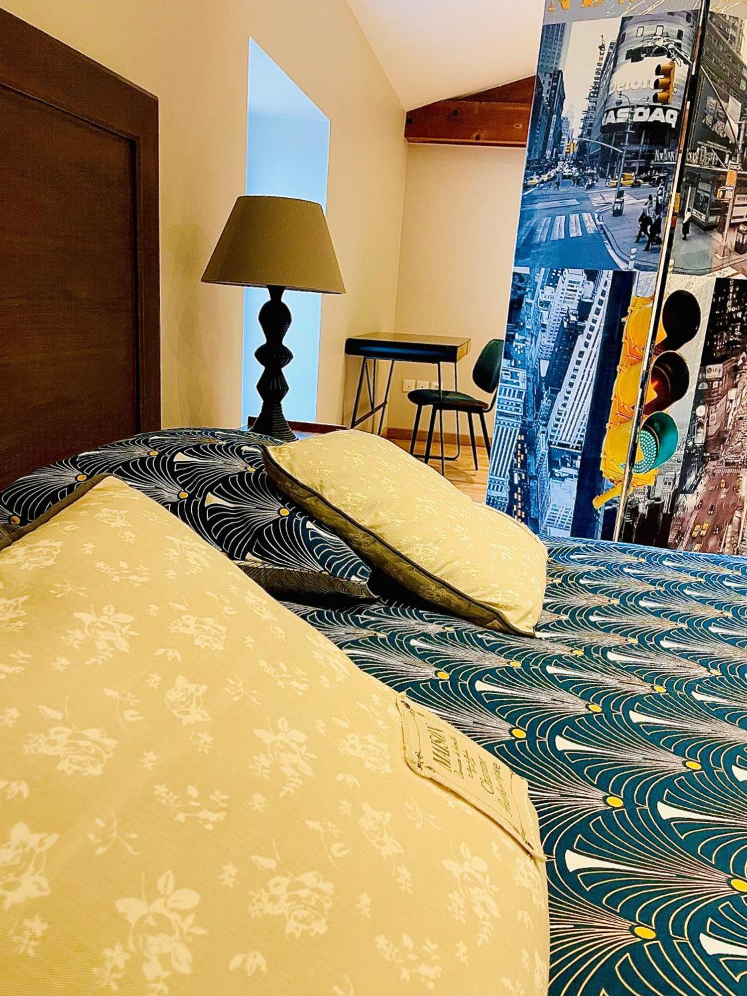 Au Petit Bonheur Chez Bambina Hotel Leynes Luaran gambar